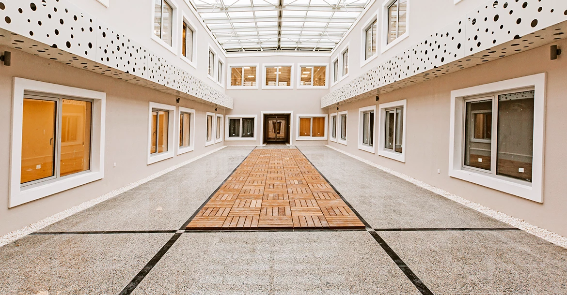 FLIGHT TRAINING CENTER